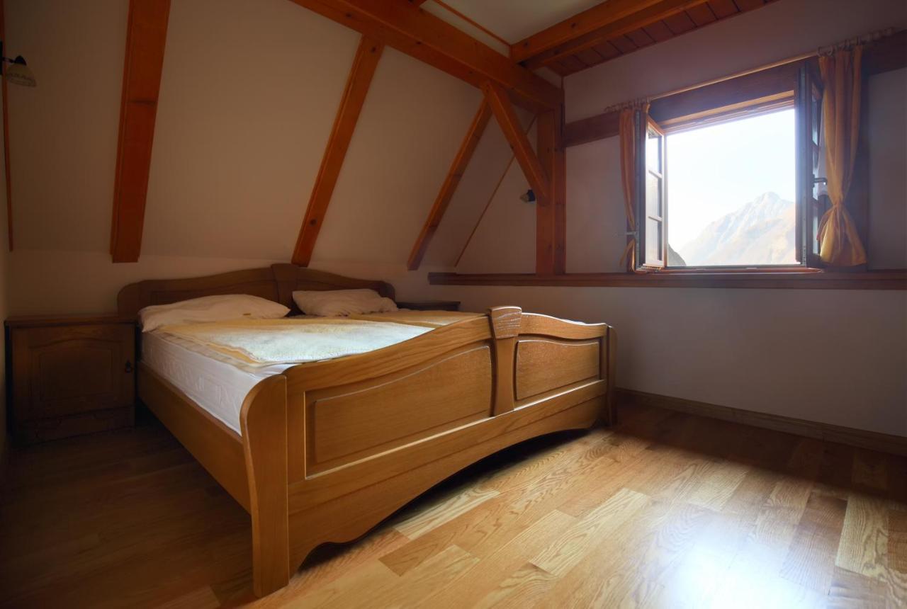 Zadnjica Holiday House Soca Bagian luar foto